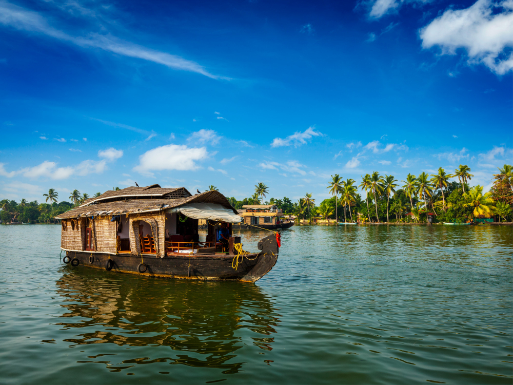 HOUSE BOATS